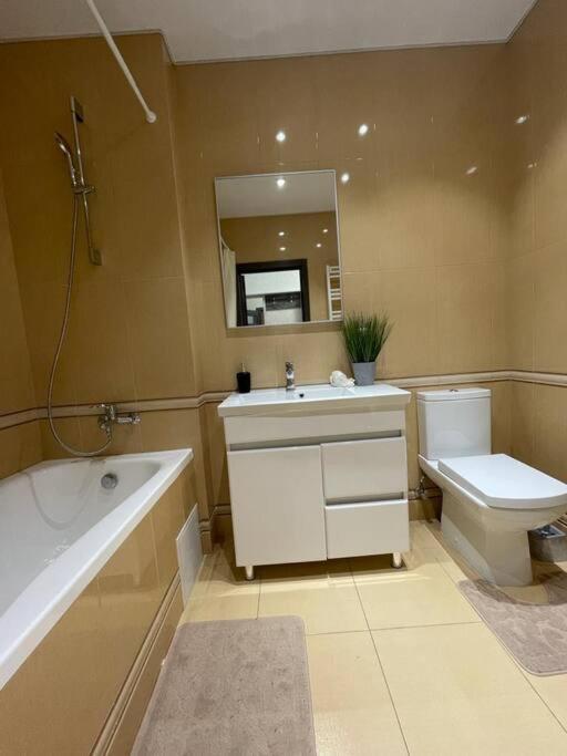 Sky House Premium Apartment In City Center Chisinau Eksteriør bilde