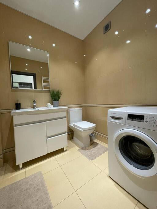 Sky House Premium Apartment In City Center Chisinau Eksteriør bilde